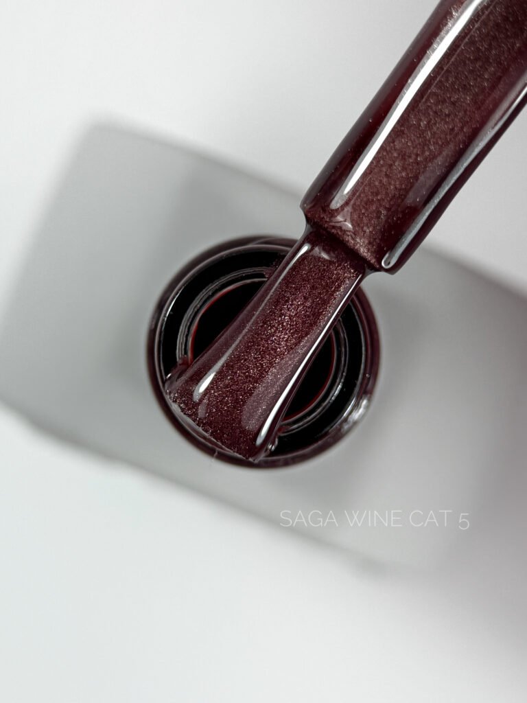 Saga Wine Cat Eye Nr.05  10ml.