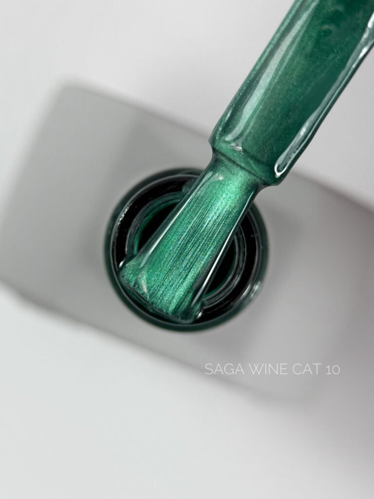 Saga Wine Cat Eye Nr.10  10ml.