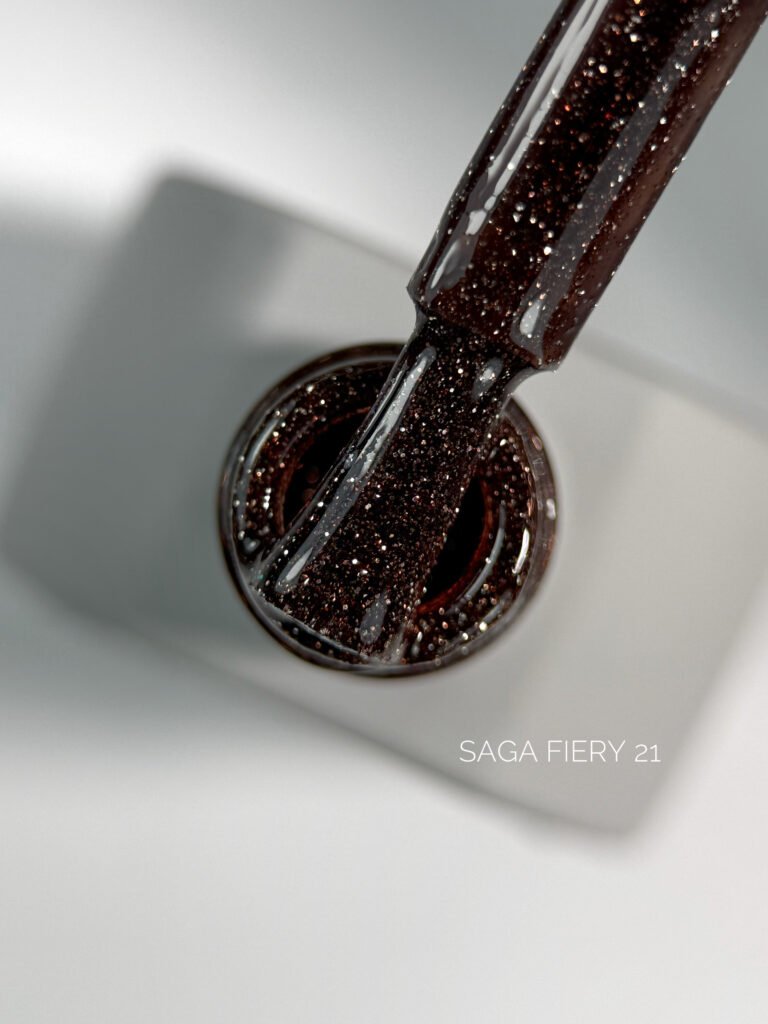 Gelinis Lakas Saga "Fiery Gel" 10ml. Nr.21